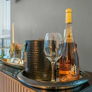 https://chic-condo-in-coal-harbour.vancouver-hotels-bc.net